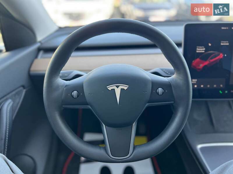 Позашляховик / Кросовер Tesla Model Y 2021 в Івано-Франківську