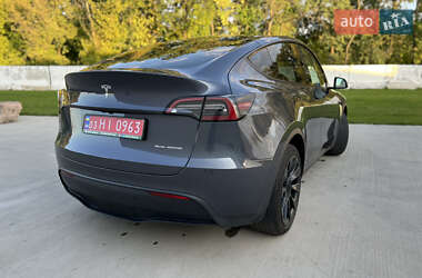 Позашляховик / Кросовер Tesla Model Y 2024 в 