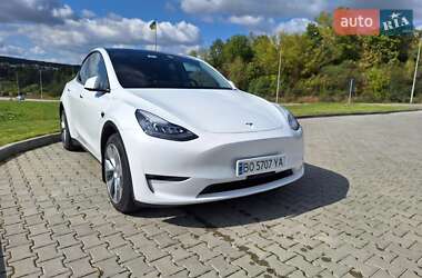 Внедорожник / Кроссовер Tesla Model Y 2021 в 
