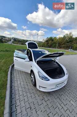 Внедорожник / Кроссовер Tesla Model Y 2021 в 