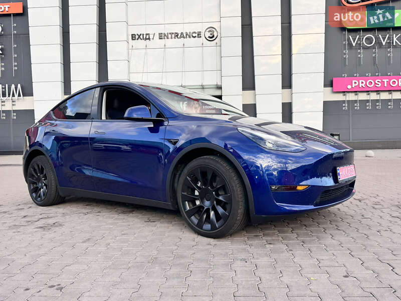 Позашляховик / Кросовер Tesla Model Y 2023 в 