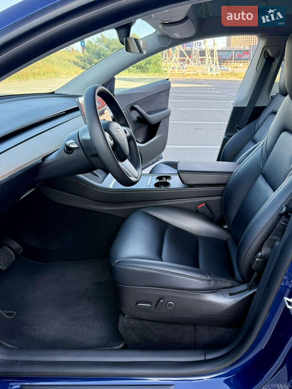 Внедорожник / Кроссовер Tesla Model Y 2021 в Киеве