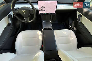 Позашляховик / Кросовер Tesla Model Y 2021 в 