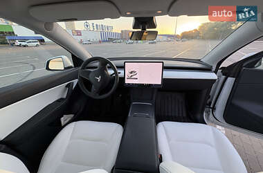 Позашляховик / Кросовер Tesla Model Y 2021 в 