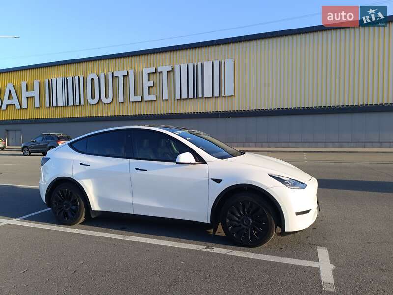 Позашляховик / Кросовер Tesla Model Y 2023 в Києві фото 3 Позашляховик / Кросовер Tesla Model Y 2023 в Києві