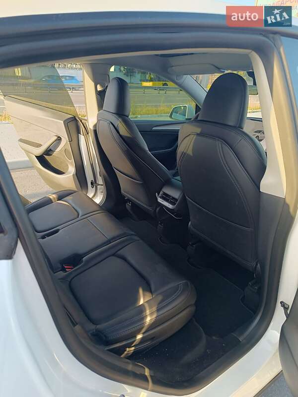 Позашляховик / Кросовер Tesla Model Y 2023 в Києві фото 10 Позашляховик / Кросовер Tesla Model Y 2023 в Києві