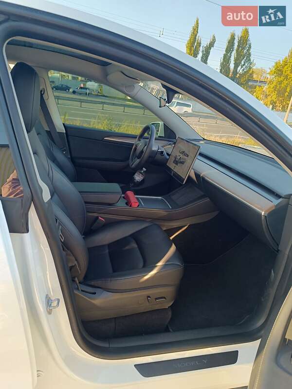 Позашляховик / Кросовер Tesla Model Y 2023 в Києві фото 15 Позашляховик / Кросовер Tesla Model Y 2023 в Києві