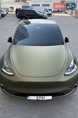 Позашляховик / Кросовер Tesla Model Y 2024 в 