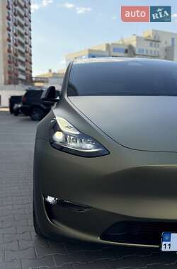Позашляховик / Кросовер Tesla Model Y 2024 в 