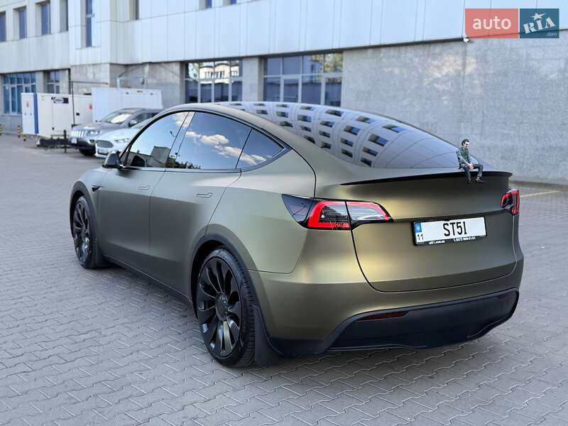 Внедорожник / Кроссовер Tesla Model Y 2024 в Киеве