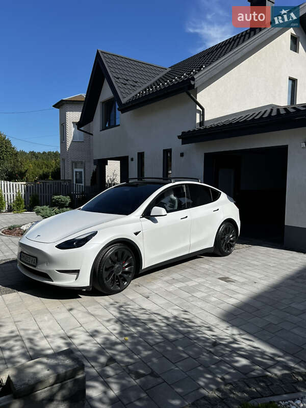 Tesla Model Y 2022
