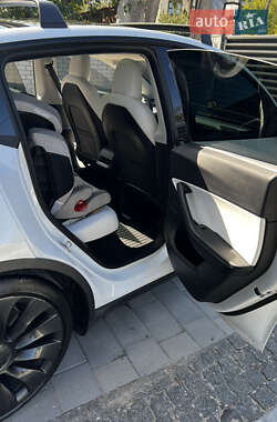 Позашляховик / Кросовер Tesla Model Y 2022 в 