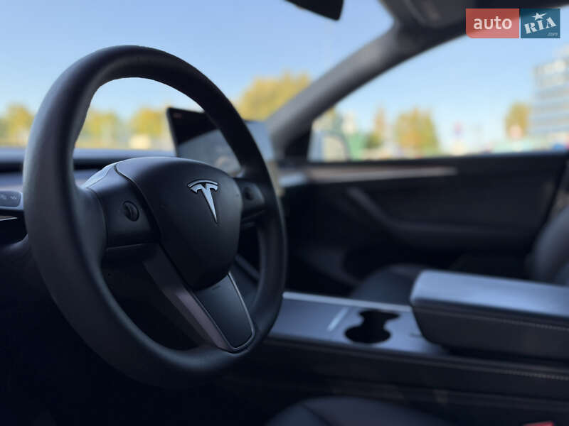 Внедорожник / Кроссовер Tesla Model Y 2022 в Киеве