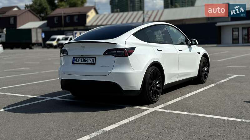 Внедорожник / Кроссовер Tesla Model Y 2022 в Киеве