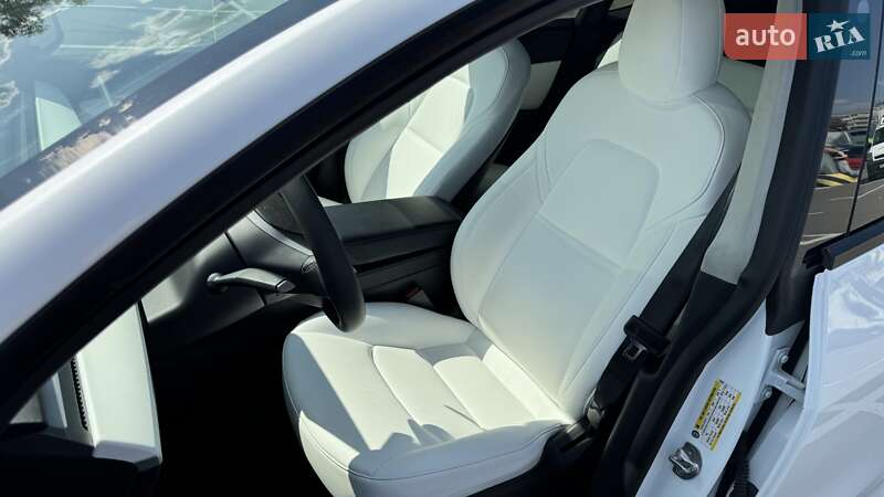 Внедорожник / Кроссовер Tesla Model Y 2022 в Киеве