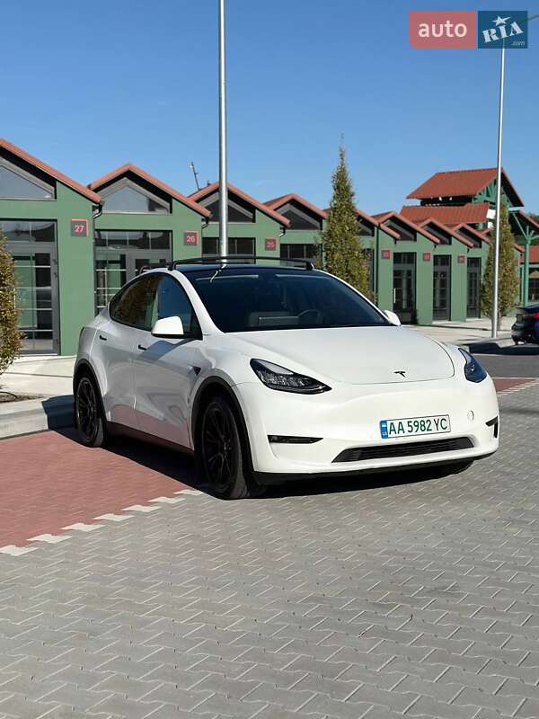 Позашляховик / Кросовер Tesla Model Y 2021 в Києві