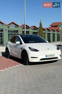Внедорожник / Кроссовер Tesla Model Y 2021 в 