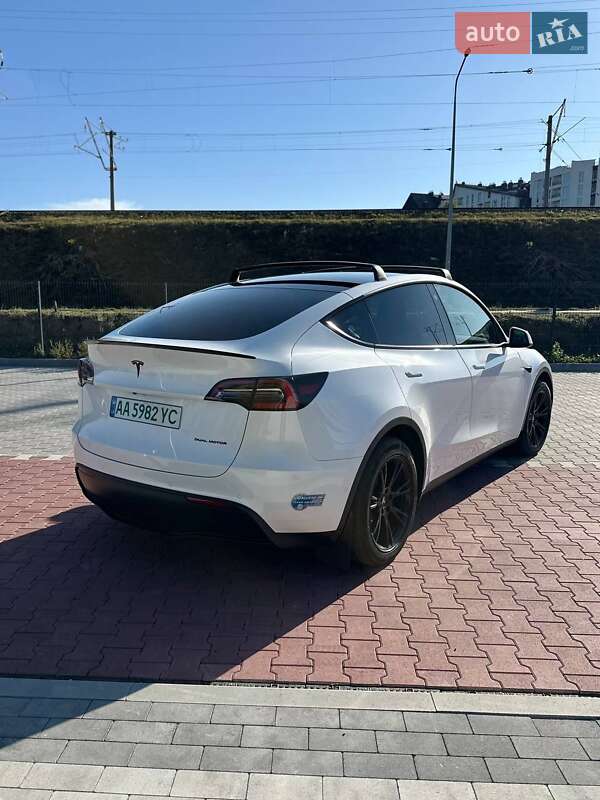 Позашляховик / Кросовер Tesla Model Y 2021 в Києві