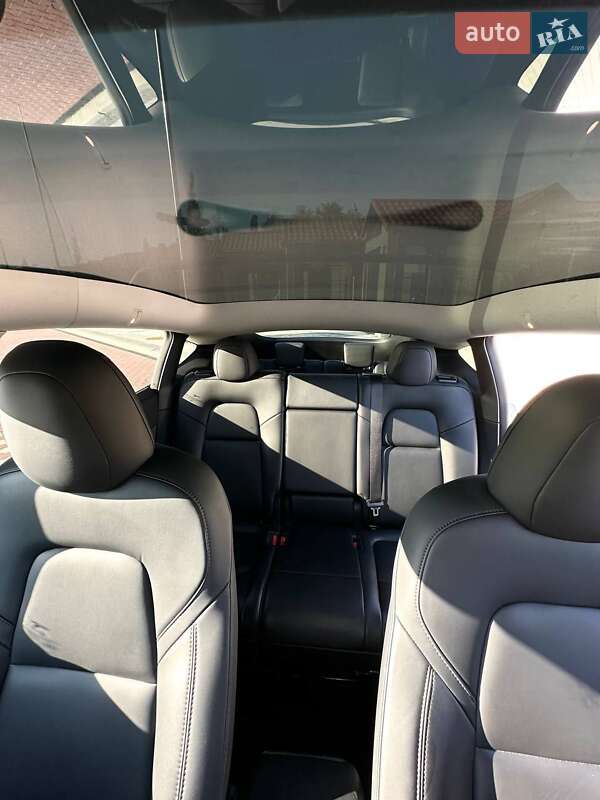Позашляховик / Кросовер Tesla Model Y 2021 в Києві