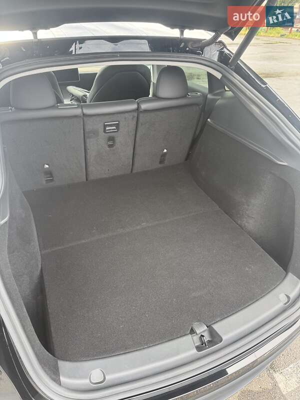 Внедорожник / Кроссовер Tesla Model Y 2024 в Киеве фото 14 Внедорожник / Кроссовер Tesla Model Y 2024 в Киеве