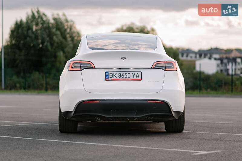 Внедорожник / Кроссовер Tesla Model Y 2024 в Ровно