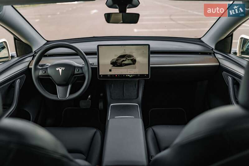 Внедорожник / Кроссовер Tesla Model Y 2024 в Ровно