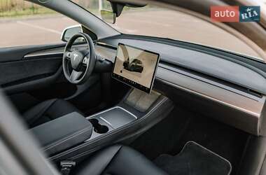Позашляховик / Кросовер Tesla Model Y 2024 в 