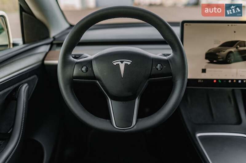 Внедорожник / Кроссовер Tesla Model Y 2024 в Ровно