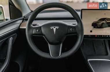 Позашляховик / Кросовер Tesla Model Y 2024 в 