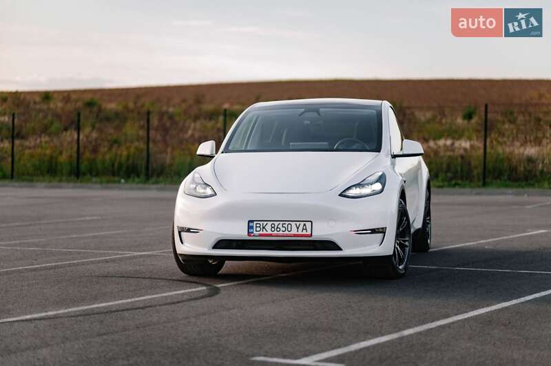 Внедорожник / Кроссовер Tesla Model Y 2024 в Ровно