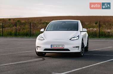 Позашляховик / Кросовер Tesla Model Y 2024 в 
