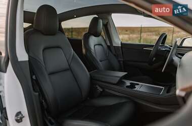 Позашляховик / Кросовер Tesla Model Y 2024 в 