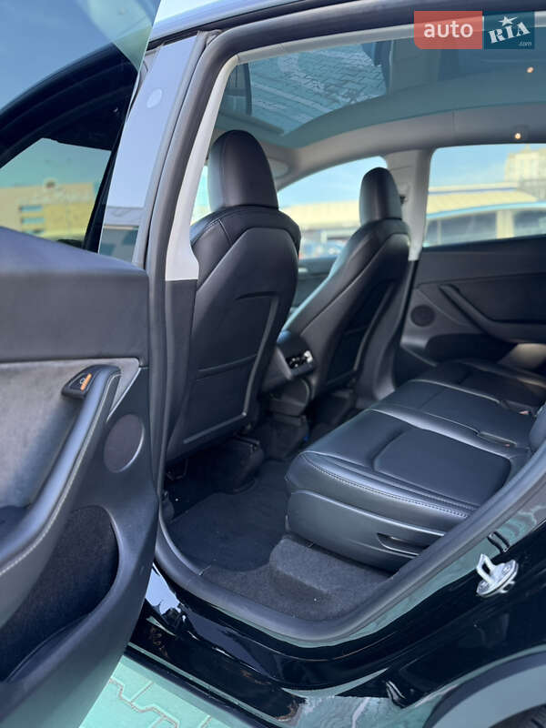 Позашляховик / Кросовер Tesla Model Y 2023 в Києві