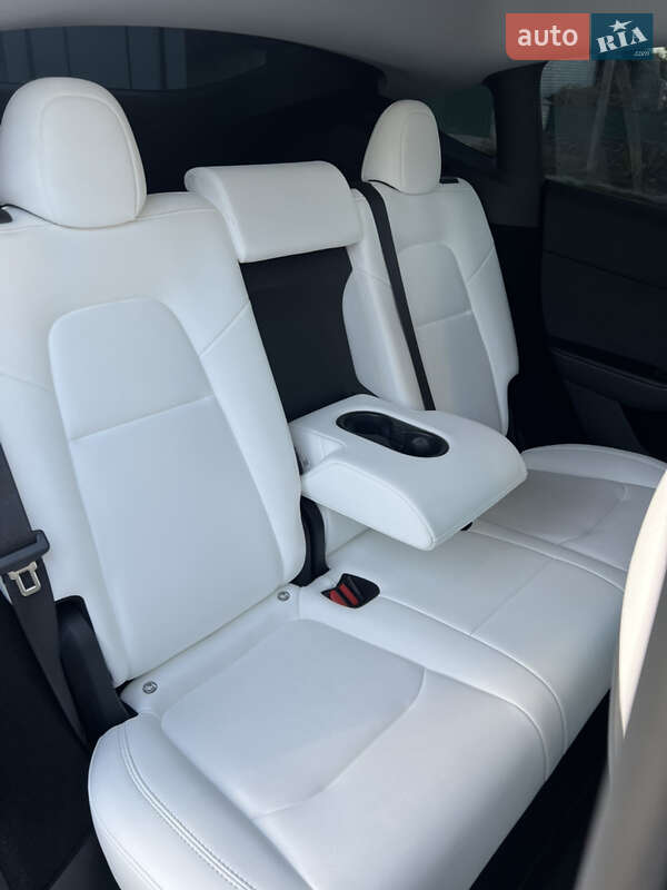 Позашляховик / Кросовер Tesla Model Y 2023 в Шаргороді