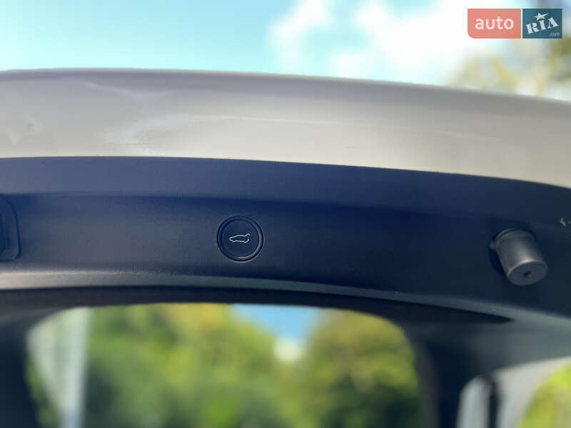 Внедорожник / Кроссовер Tesla Model Y 2021 в Ужгороде