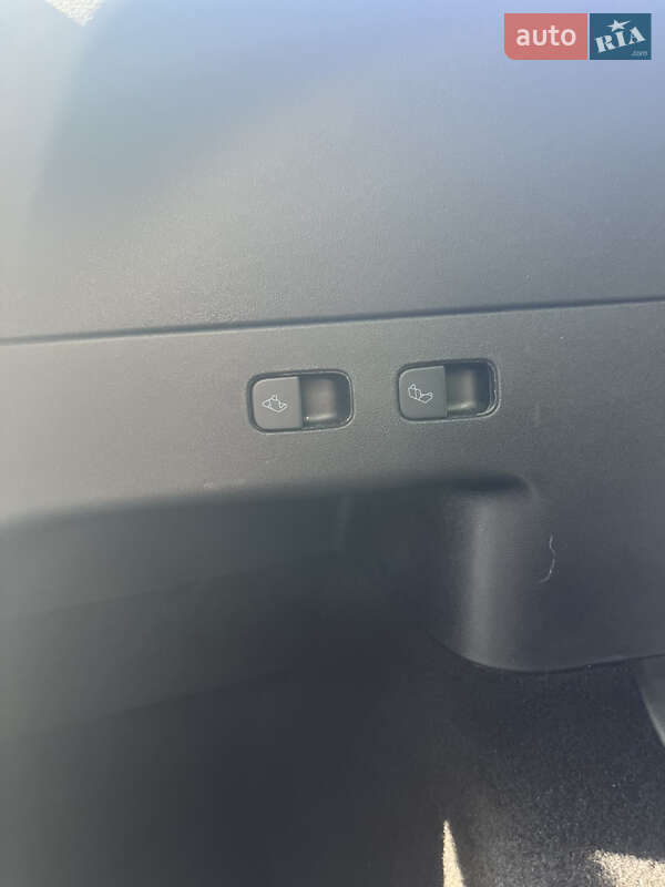 Внедорожник / Кроссовер Tesla Model Y 2021 в Ужгороде