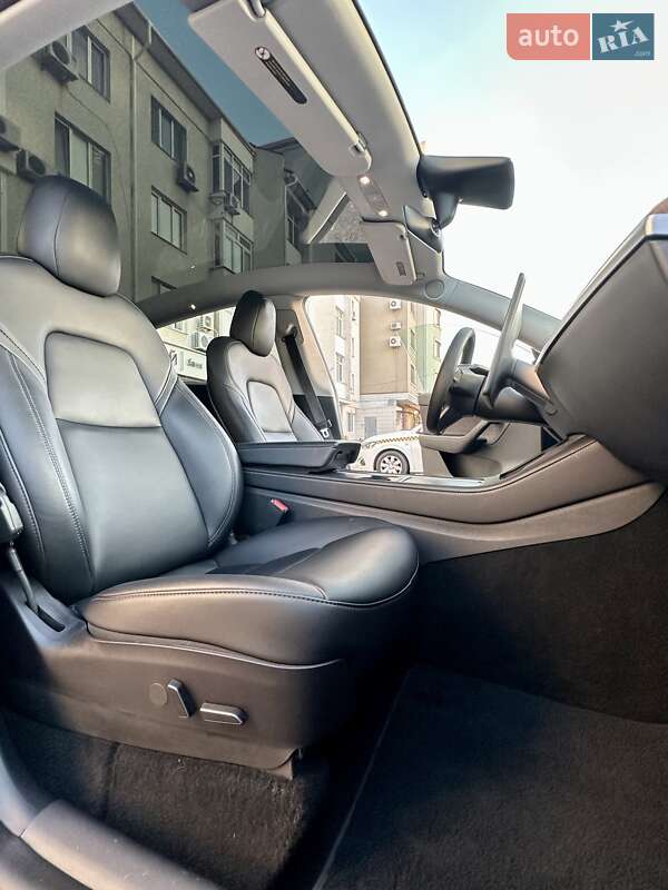 Позашляховик / Кросовер Tesla Model Y 2021 в Миколаєві