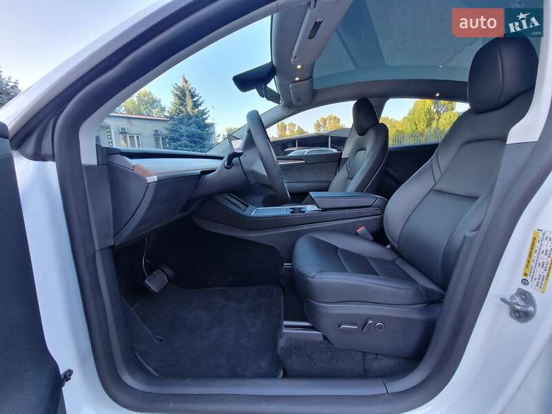 Позашляховик / Кросовер Tesla Model Y 2024 в Дніпрі