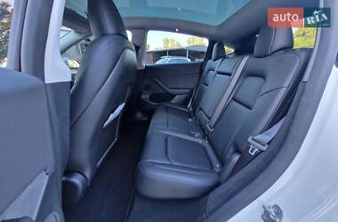 Позашляховик / Кросовер Tesla Model Y 2024 в 