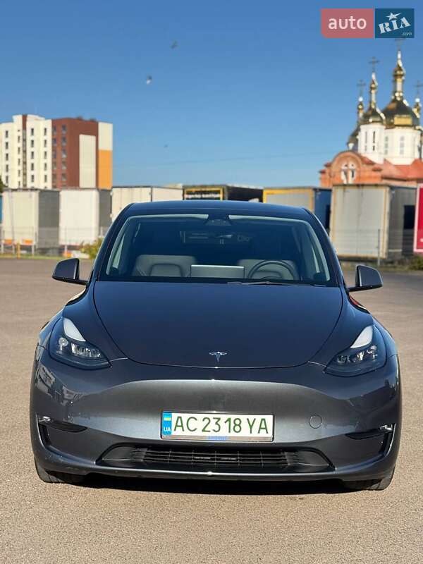 Tesla Model Y 2023