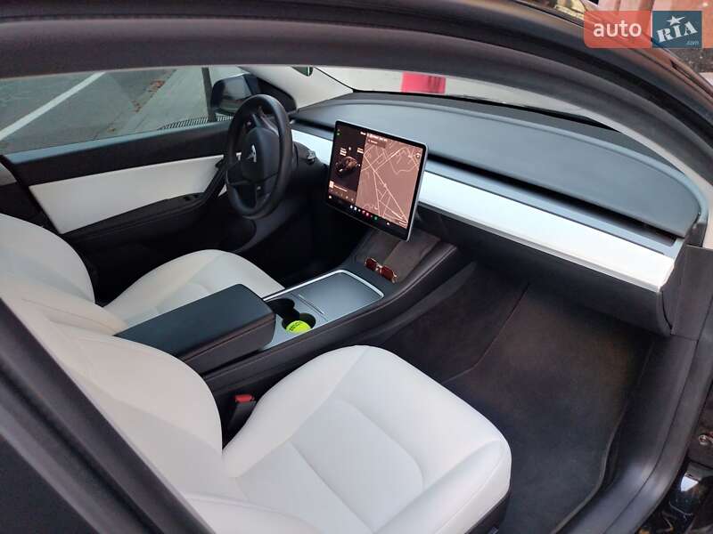Внедорожник / Кроссовер Tesla Model Y 2021 в Киеве