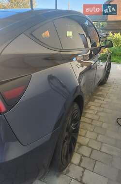 Позашляховик / Кросовер Tesla Model Y 2022 в 