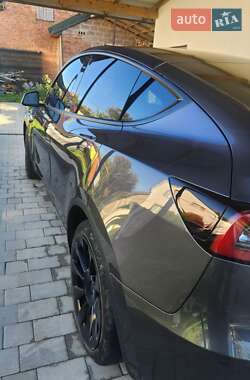 Позашляховик / Кросовер Tesla Model Y 2022 в 