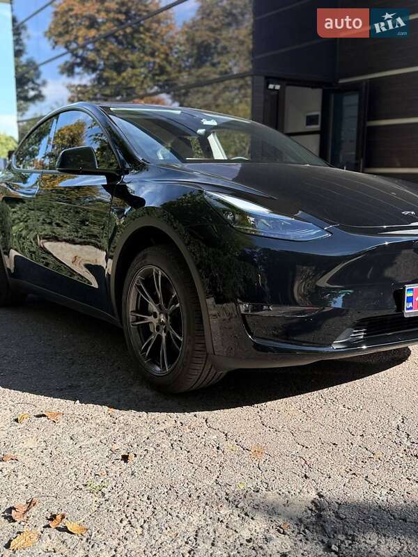 Позашляховик / Кросовер Tesla Model Y 2024 в Харкові