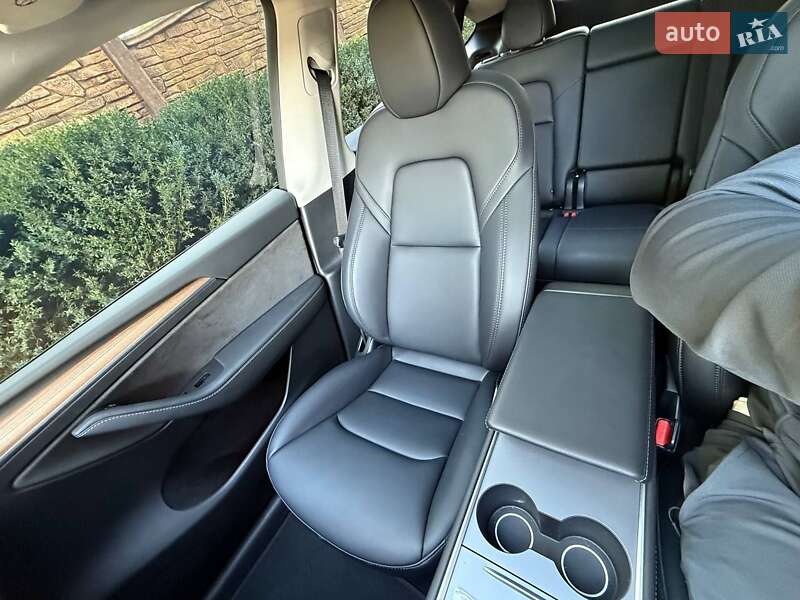Позашляховик / Кросовер Tesla Model Y 2024 в Харкові