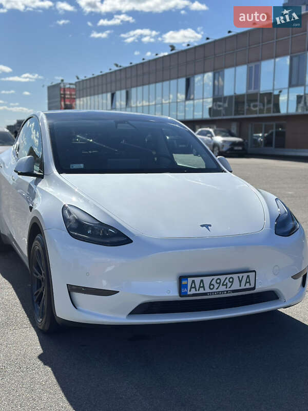 Позашляховик / Кросовер Tesla Model Y 2021 в 
