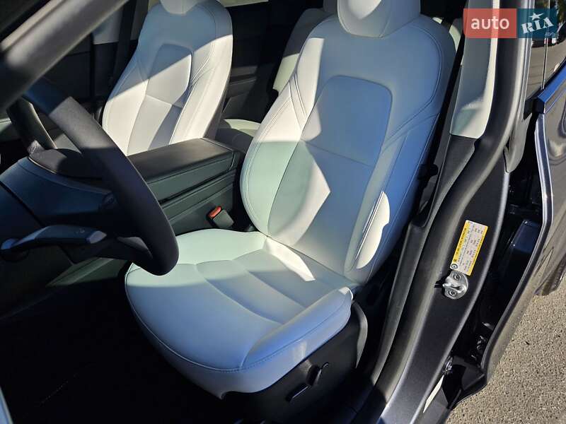 Внедорожник / Кроссовер Tesla Model Y 2023 в Днепре