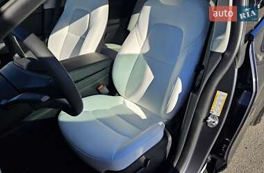 Внедорожник / Кроссовер Tesla Model Y 2023 в 