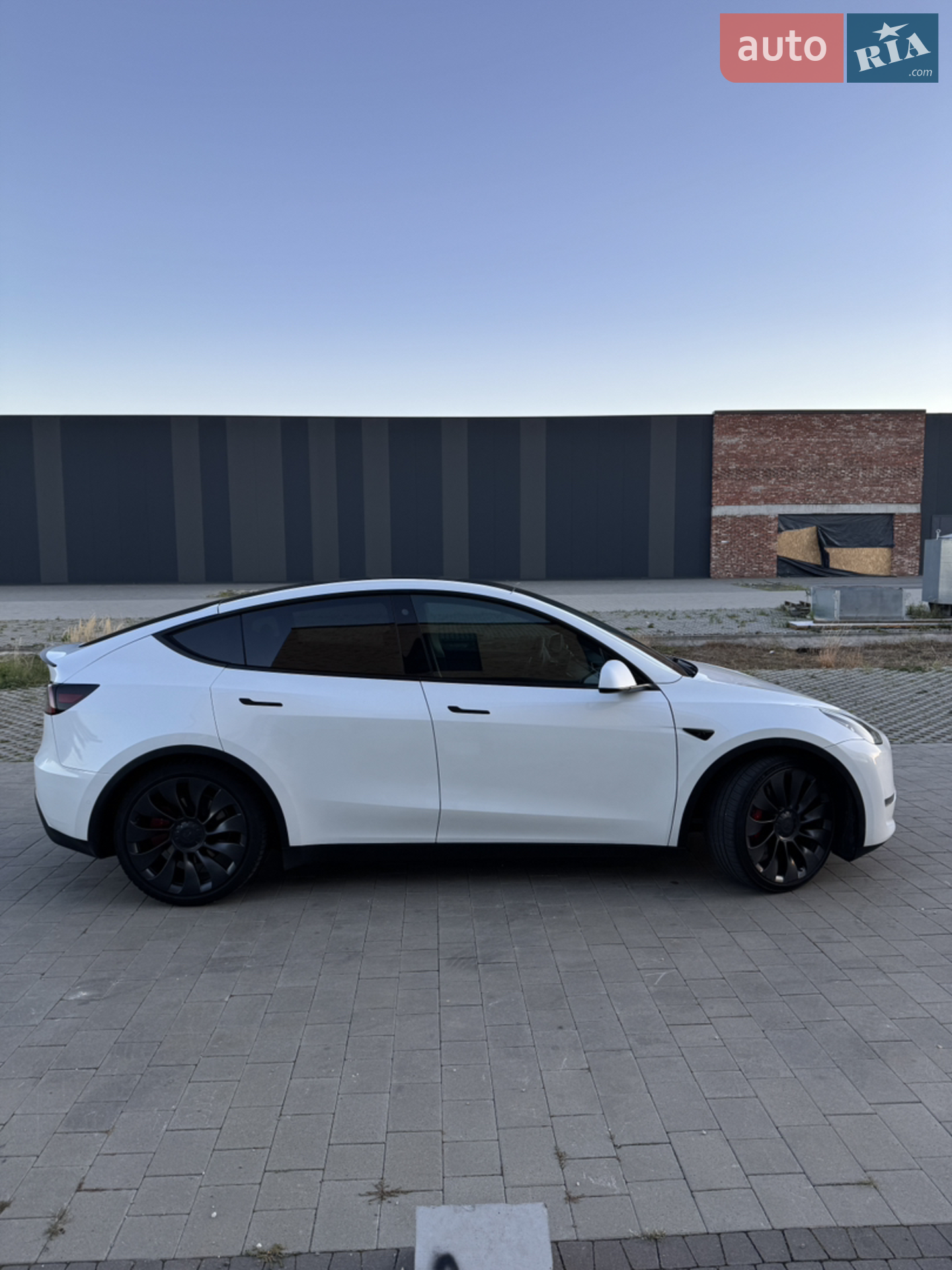 2022 Tesla Model Y - мініатюра 3
