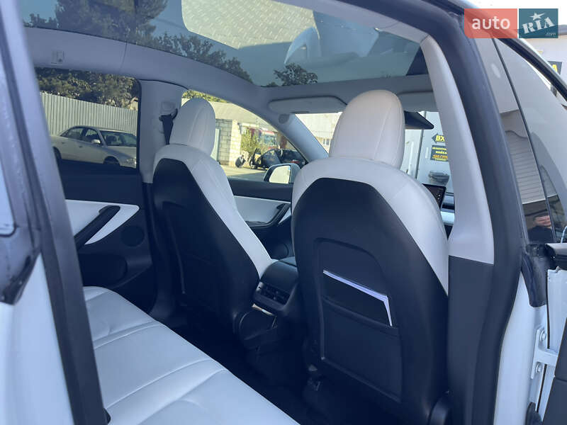 Внедорожник / Кроссовер Tesla Model Y 2020 в Луцке